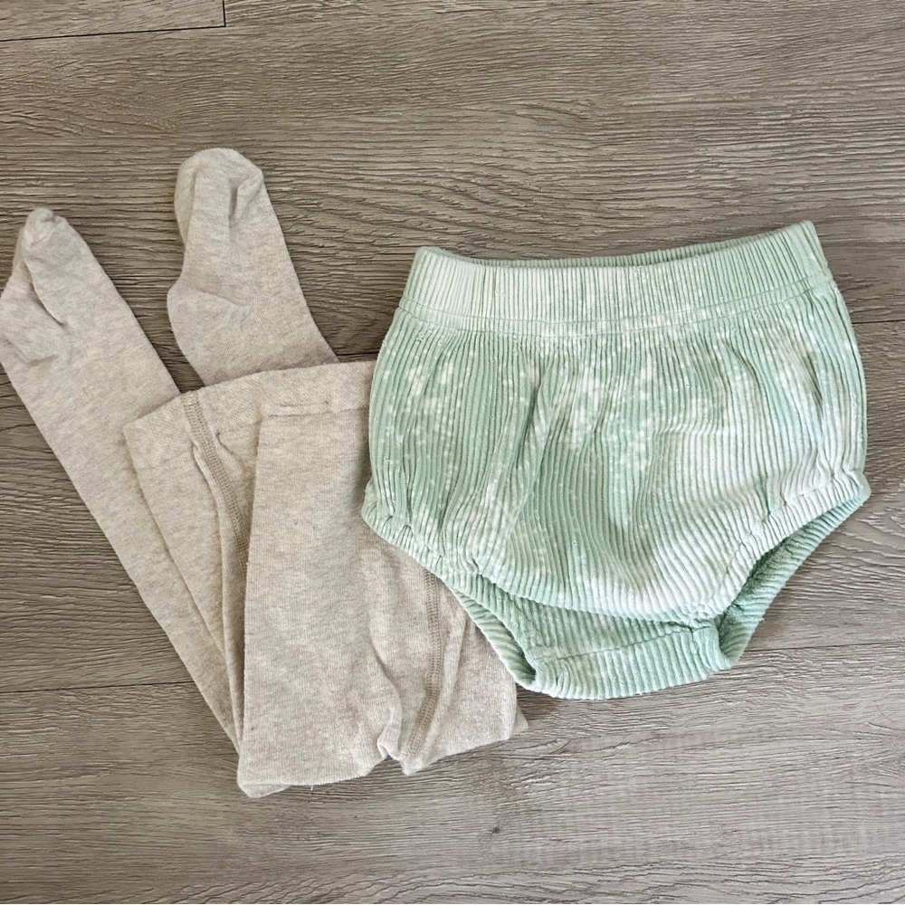 Bundle of Quincy Mae Toddler Girls Sweaters and bloomers size 2-3 - Picture 4 of 8
